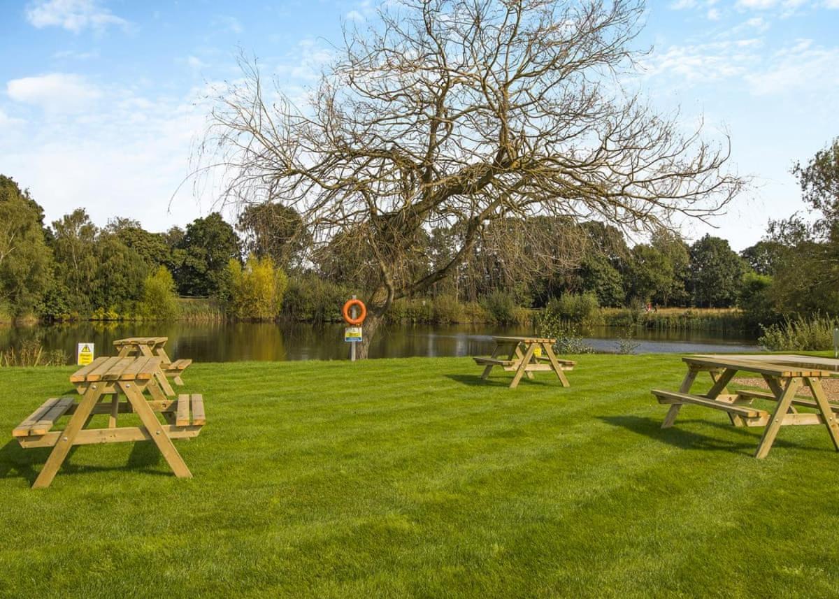 Messingham Lakes Hotel Exterior photo